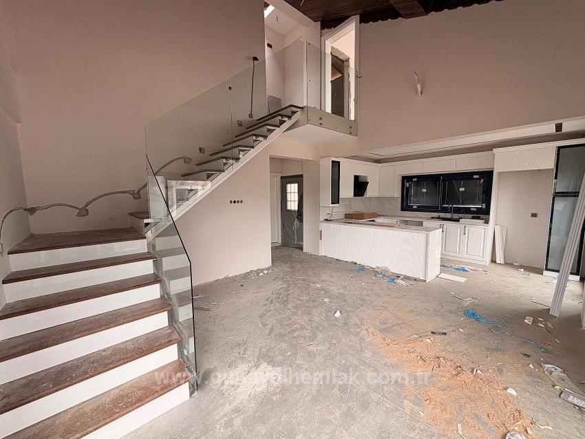 Moderne Luxusvilla Mit 3+1 Bädern Zum Verkauf Im Stadtteil Ortaca Dikmekavak.