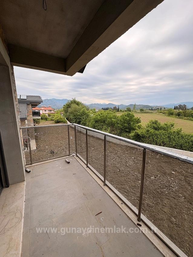 Moderne Luxusvilla Mit 3+1 Bädern Zum Verkauf Im Stadtteil Ortaca Dikmekavak.