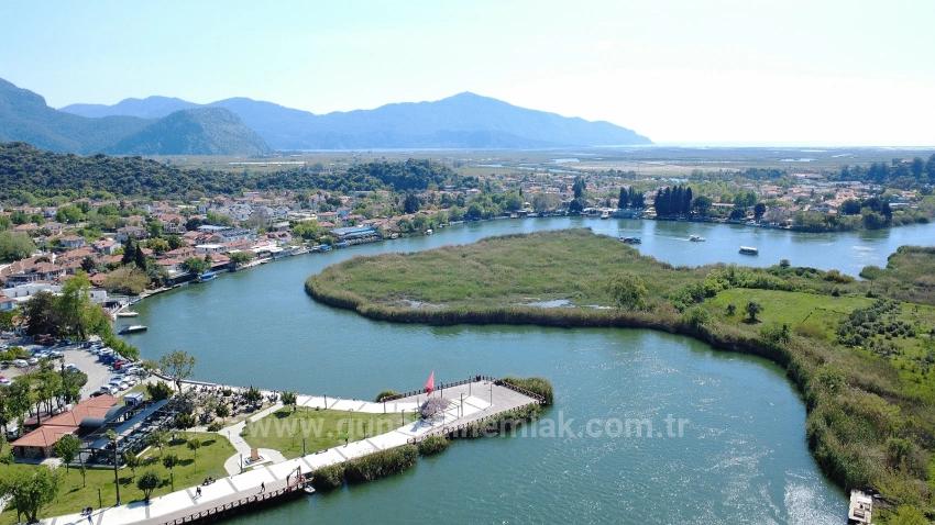 Freistehendes Haus Mit 2 Schlafzimmern Und Einem Zusätzlichen Zimmer Auf Einem 500 M² Großen Grundstück Im Zentrum Von Dalyan Zu Vermieten.