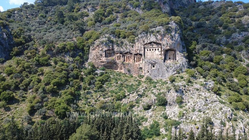 Freistehendes Haus Mit 2 Schlafzimmern Und Einem Zusätzlichen Zimmer Auf Einem 500 M² Großen Grundstück Im Zentrum Von Dalyan Zu Vermieten.
