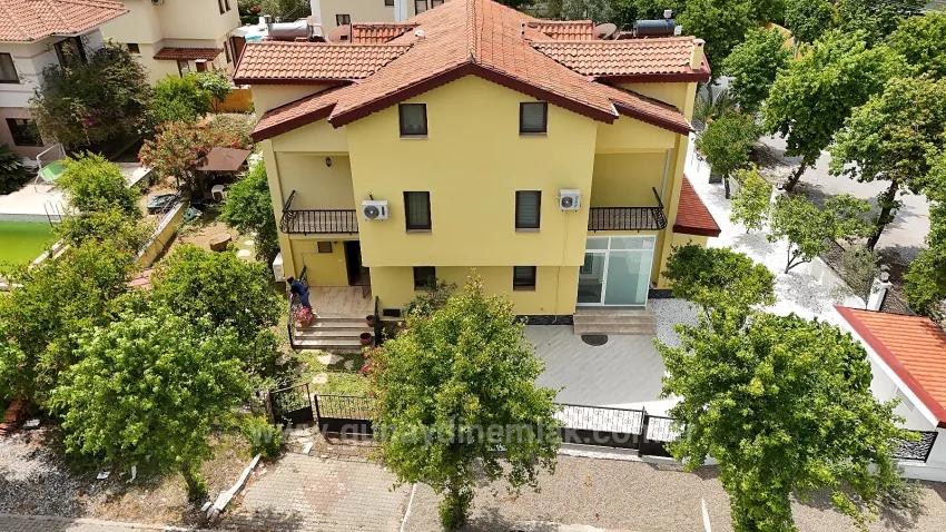 Freistehende 5+1 Triplex-Villa Mit Pool Im Stadtteil Gülpınar Von Dalyan Zu Verkaufen.