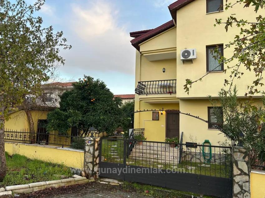 Freistehende 5+1 Triplex-Villa Mit Pool Im Stadtteil Gülpınar Von Dalyan Zu Verkaufen.