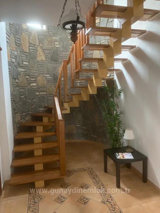 Dalyan Gülpınar Mah. 4+1 Vollständig Abgegrenztes Haus Mit Pool Zum Verkauf Stehende Villa