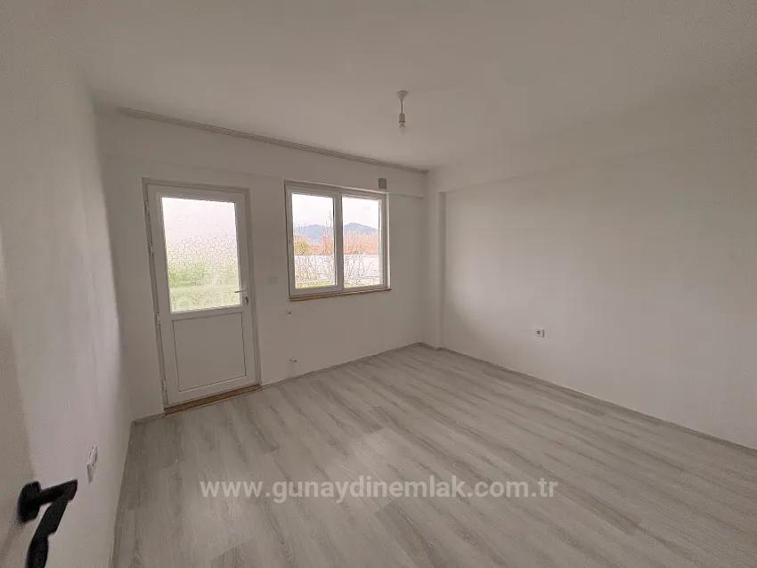 Geräumige Mietwohnung 4+1 Zimmer Ortaca Gölbaşı Da - In Der Natur