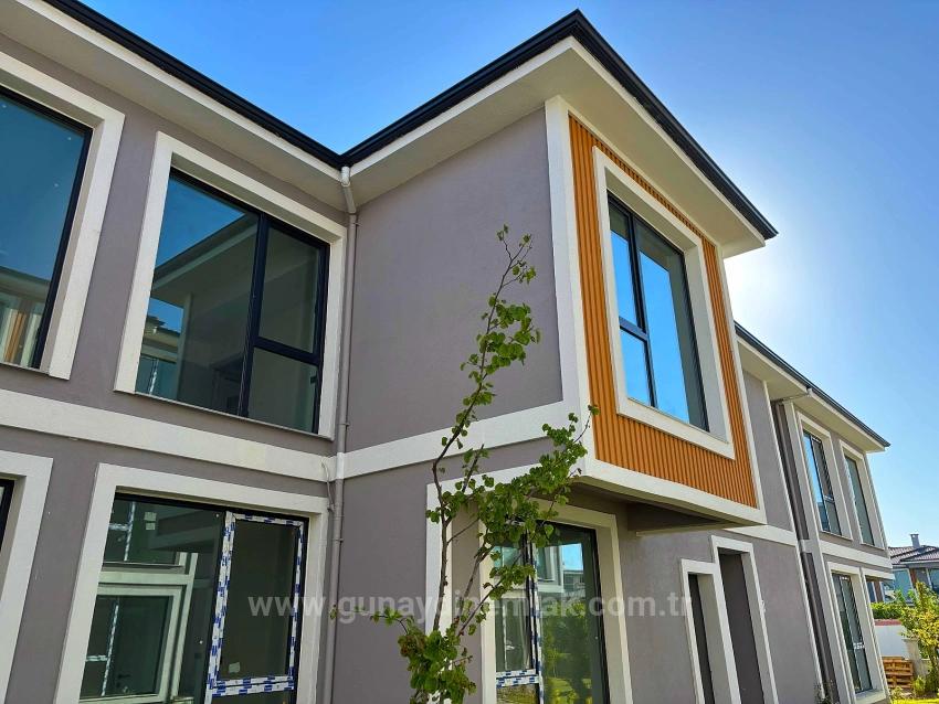 2+1 Luxuswohnung Mit Pool Zum Verkauf In Ortaca Arıkbaşı