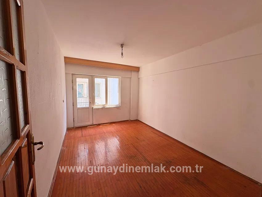 Zentrale Lage mit geschlossener Küche 2+1 Wohnung - Zu vermieten