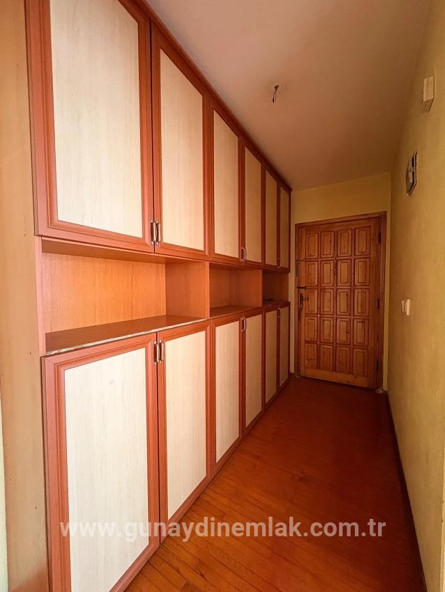 Zentrale Lage mit geschlossener Küche 2+1 Wohnung - Zu vermieten
