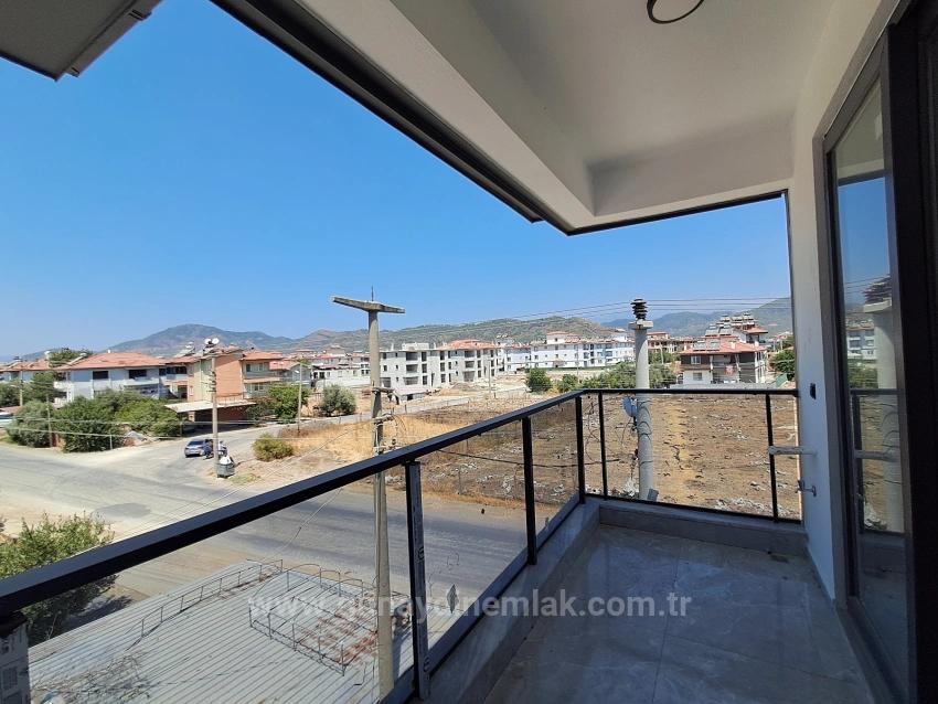 1+1-Apartment Zum Verkauf In Ortaca Karaburun, In Einer Anlage Mit Pool