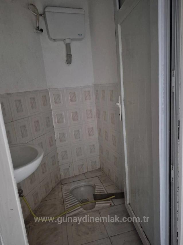 2+1-Zimmer-Wohnung Mit Geschlossener Küche, Renoviert, Im Zentrum Von Ortaca Zu Verkaufen