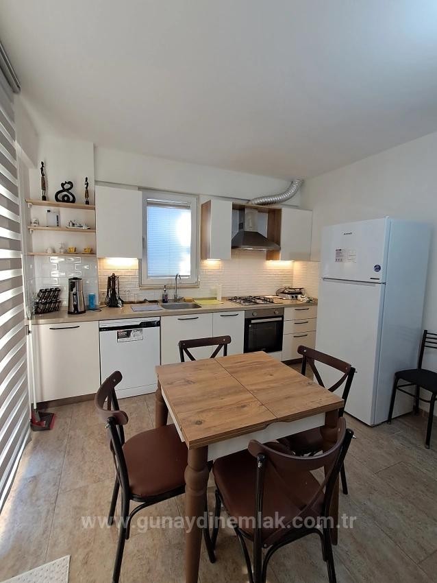 Günaydin Emlaktan Karaburunda Havuzlu Site Eşyali 2+1 Kiralik Daire
