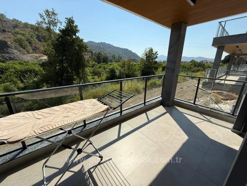 Günaydın Real Estate Bietet Eine Ultra-Luxuriöse, Freistehende Triplex-Villa Mit 6+1 Schlafzimmern Und Privatem Pool In Çaylı An.