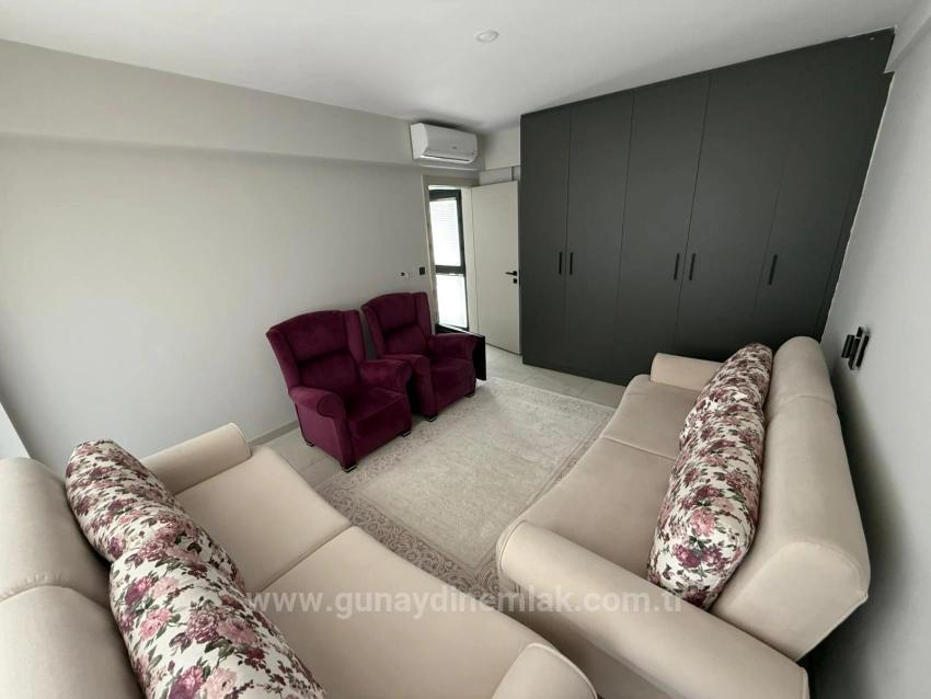 Günaydın Real Estate Bietet Eine Ultra-Luxuriöse, Freistehende Triplex-Villa Mit 6+1 Schlafzimmern Und Privatem Pool In Çaylı An.