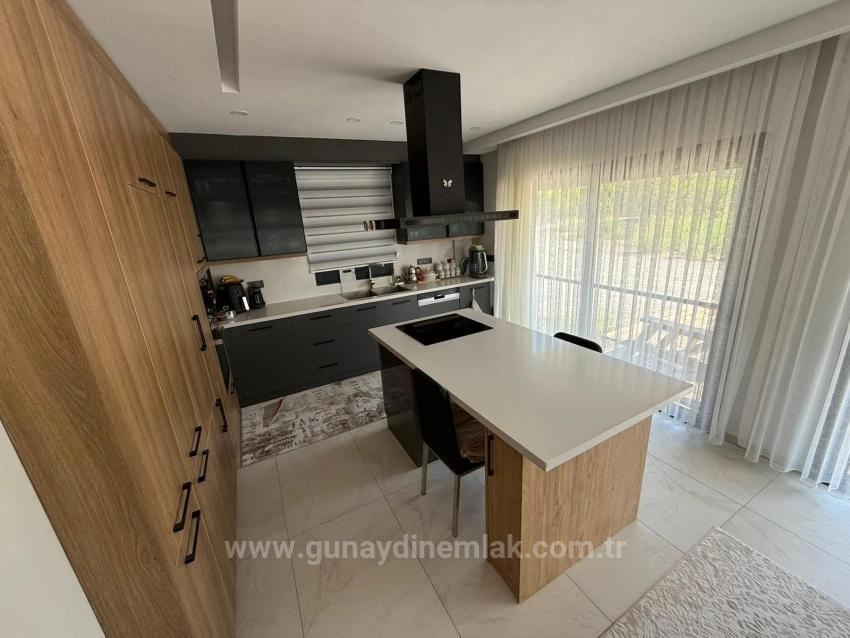 Günaydın Real Estate Bietet Eine Ultra-Luxuriöse, Freistehende Triplex-Villa Mit 6+1 Schlafzimmern Und Privatem Pool In Çaylı An.