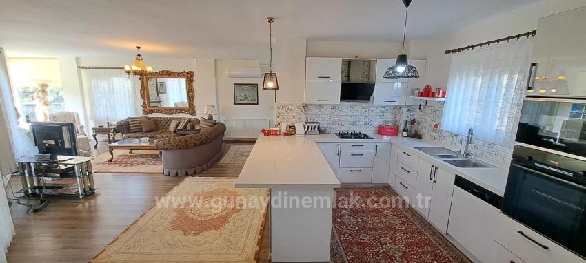 Günaydın Real Estate Bietet Eine Individuell Gestaltete, Voll Möblierte Villa Mit 3+1 Schlafzimmern Zum Verkauf In Kızılyaka, Ula An.