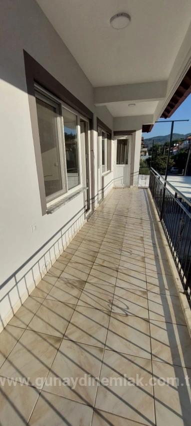 Zum Verkauf Von Günaydın Real Estate: 316 M² Großes Grundstück Mit Einem 2-Stöckigen Haus.