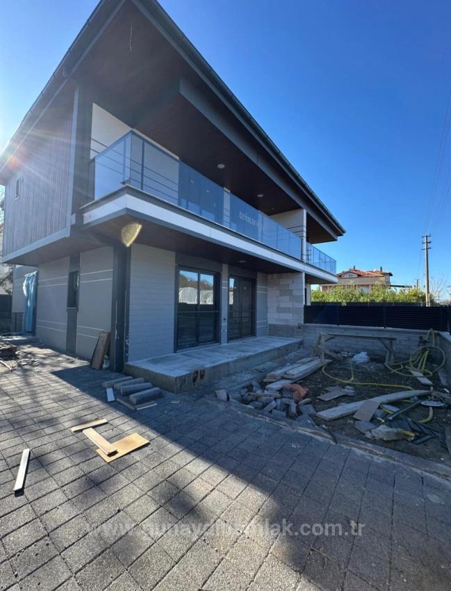 Günaydın Real Estate Bietet Eine Luxuriöse Duplex-Villa (4+1 Zimmer) In Yerbelen Zum Verkauf An.