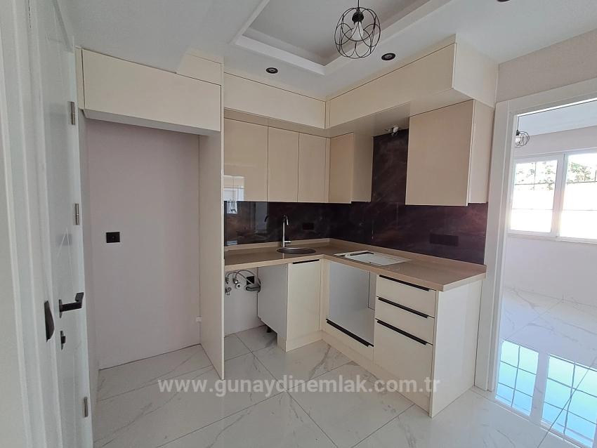 In Cumhuriyet Steht Eine 2+1-Wohnung Mit Separatem Eingang Und Pool Zum Verkauf, Angeboten Von Günaydın Real Estate.