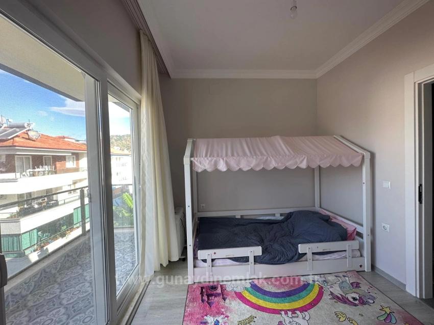 Günaydın Real Estate Bietet Eine Möblierte 2+1-Wohnung Mit Pool In Bahçelievler Zum Verkauf An.