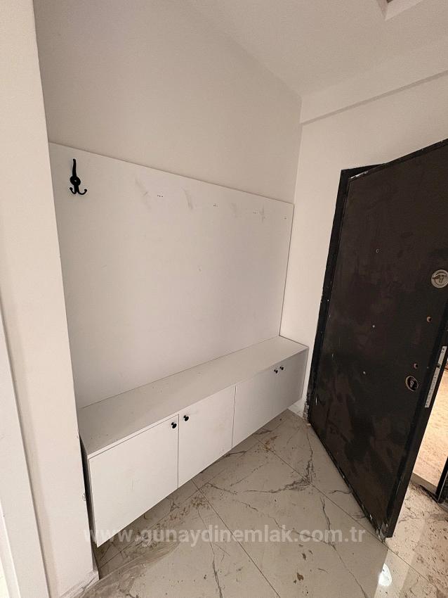 2+1-Zimmer-Wohnung Mit Geschlossener Küche Im Stadtteil Ortaca Karaburun Zu Verkaufen.