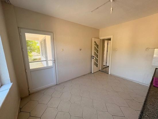 Freistehende 2+1-zimmer-wohnung Mit Geschlossener Küche In Ortaca Ekşiliyurt Zu Vermieten.