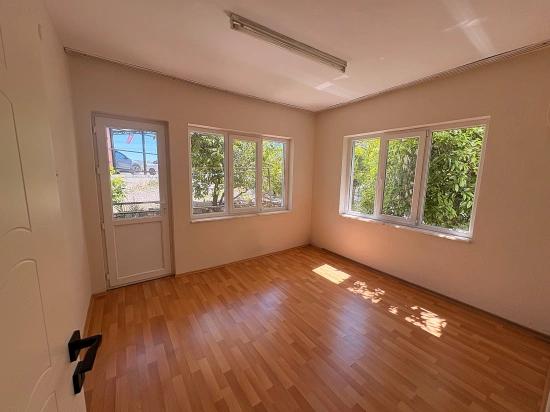 Freistehende 2+1-zimmer-wohnung Mit Geschlossener Küche In Ortaca Ekşiliyurt Zu Vermieten.