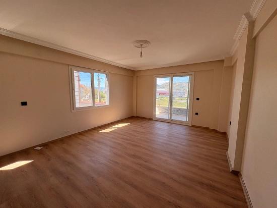 1+1-Apartment Zu Vermieten, 60 M2, Ortaca Karaburun Viertel.