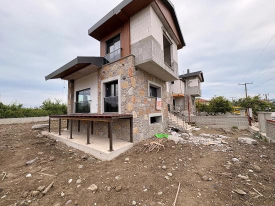 Moderne Luxusvilla Mit 3+1 Bädern Zum Verkauf Im Stadtteil Ortaca Dikmekavak.