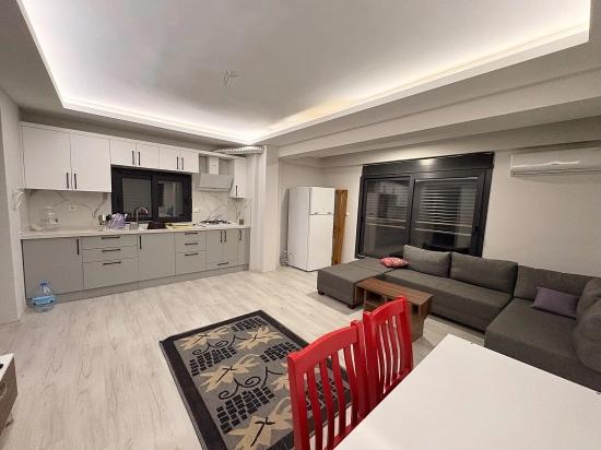 Vollständig Möbliertes 1+1-Apartment Zur Miete Im Stadtteil Ortaca Karaburun.