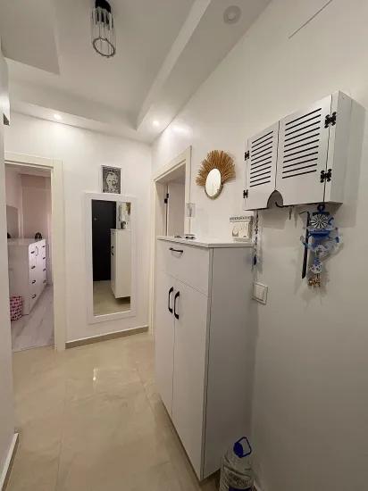 Geräumige Wohnung, mit Glasbalkon - Elternbadezimmer 2+1 Wohnung