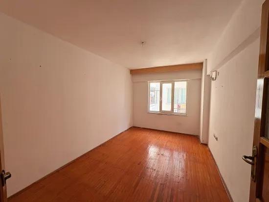Zentrale Lage mit geschlossener Küche 2+1 Wohnung - Zu vermieten
