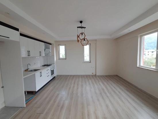 2+1-Zimmer-Wohnung In Einer Anlage Mit Pool Zu Vermieten Von Günaydın Real Estate