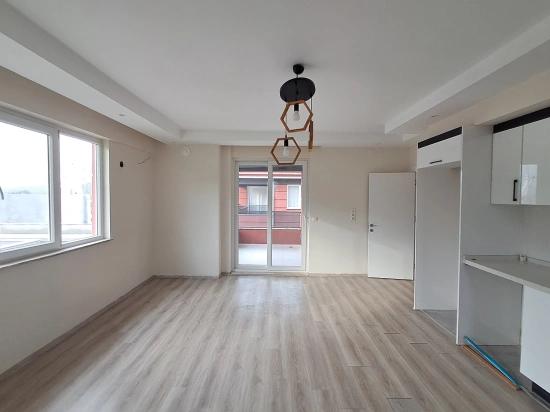 2+1-Zimmer-Wohnung In Einer Anlage Mit Pool Zu Vermieten Von Günaydın Real Estate