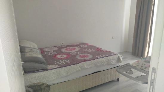 Geräumige, Möblierte 1+1-Wohnung Zur Miete Im Stadtzentrum Von Ortaca