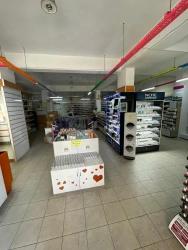 180 M² Großes Ladenlokal In Belebter Straße Zu Vermieten – Angebot Von Günaydın Real Estate