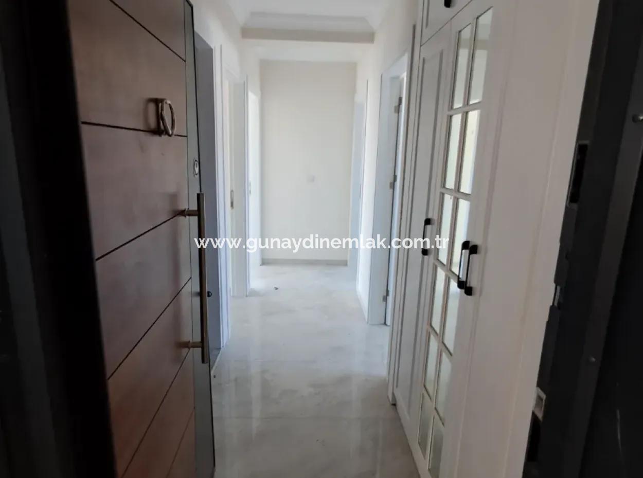 Muğla Ortacada 3 1 Geräumige Wohnung Zu Verkaufen