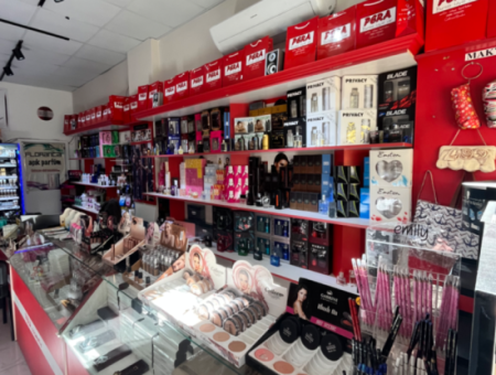 Notfall Devren Rental Shop Kosmetikgeschäft Im Zentrum.