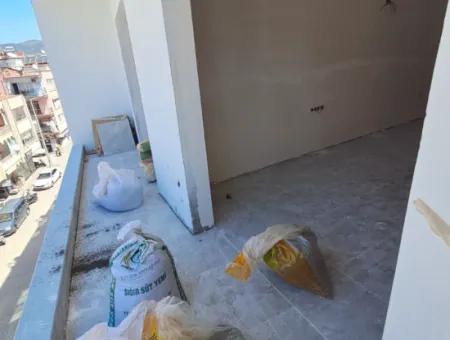 2 1 Wohnung Zum Verkauf Mit Eigenem Bad Im Zentrum Von Ortaca