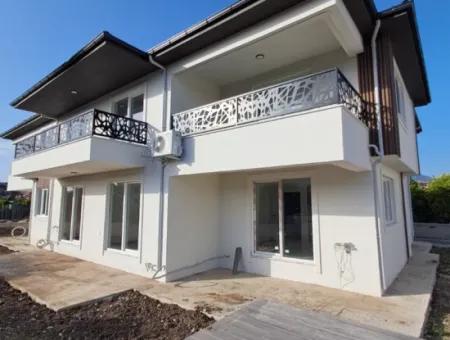 Brandneue 2 1 Wohnung Zum Verkauf Mit Schwimmbad In Ortaca Arıkbaşı