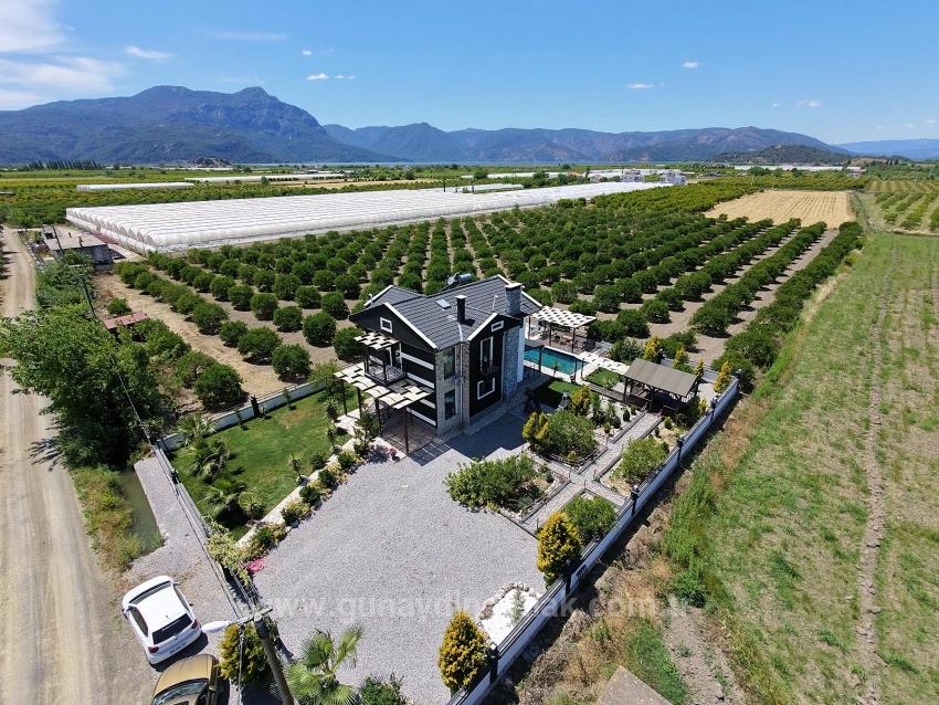 4+1 Bedroom Farm House For Sale in Eskiköy Nbh. Ortaca - 14.100 m²
