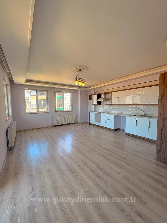 Ortaca Cumhuriyet Neighbourhood Central-Heated 3+1 Rental Flat