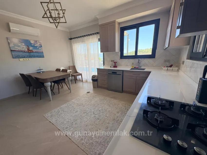 Tepearası Neighbourhood's 4+1 Detached Pool Villa