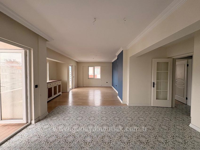 Spacious 3+1 Apartment For Sale In Cumhuriyet Neighborhood, Ortaca, Muğla.