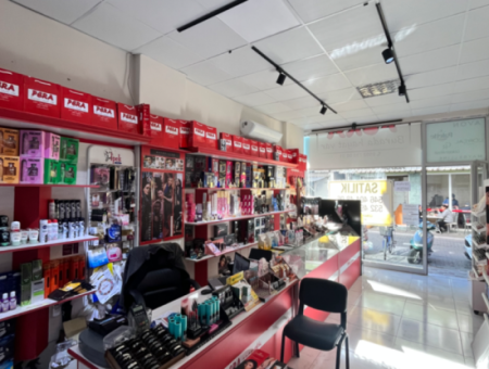 Emergency Devren Rental Shop Cosmetics Store In The Center.