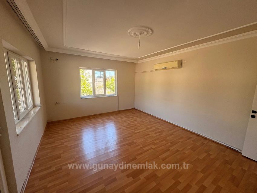 Сдается В Аренду Отдельная Квартира 2+1 С Закрытой Кухней В Районе Ортаджа Экшилиюрт.