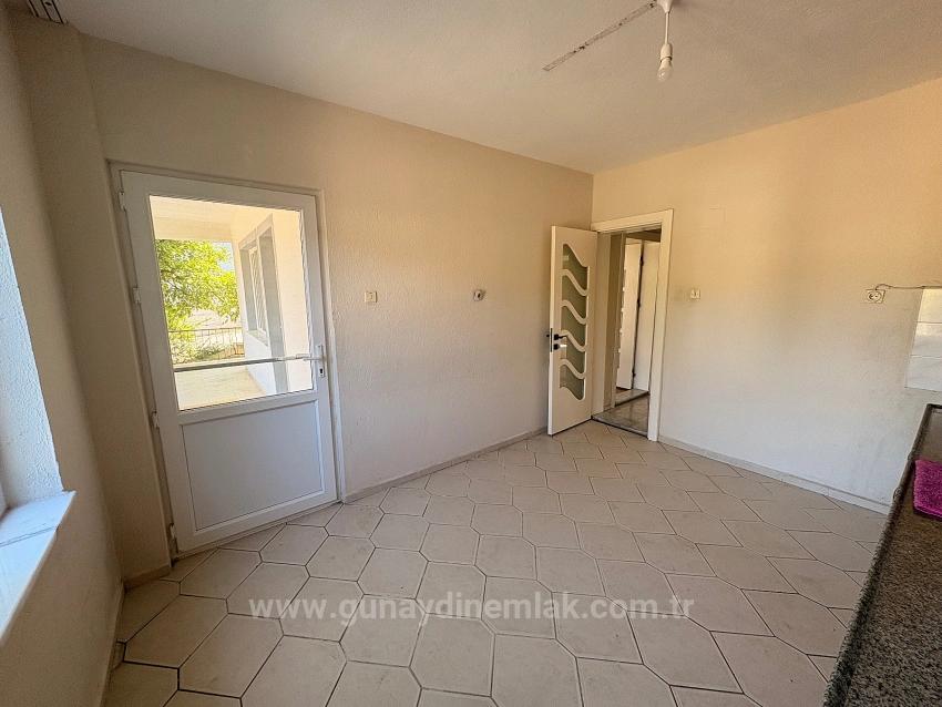 Сдается В Аренду Отдельная Квартира 2+1 С Закрытой Кухней В Районе Ортаджа Экшилиюрт.