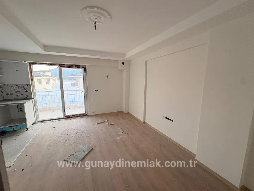 Продается Просторная Квартира 1+1 В Районе Карабурун, Ортача.