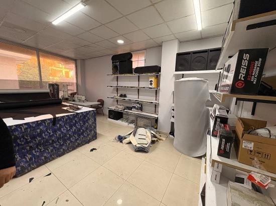 Продается Магазин Площадью 150 М2 На Оживленной Улице В Районе Ортаджа, Мугла.