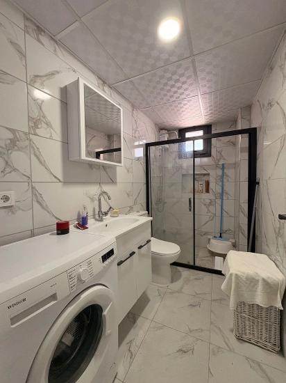 Продается Просторная Меблированная Квартира (1 Спальня, 1 Ванная Комната) В Районе Карабурун, Ортача.