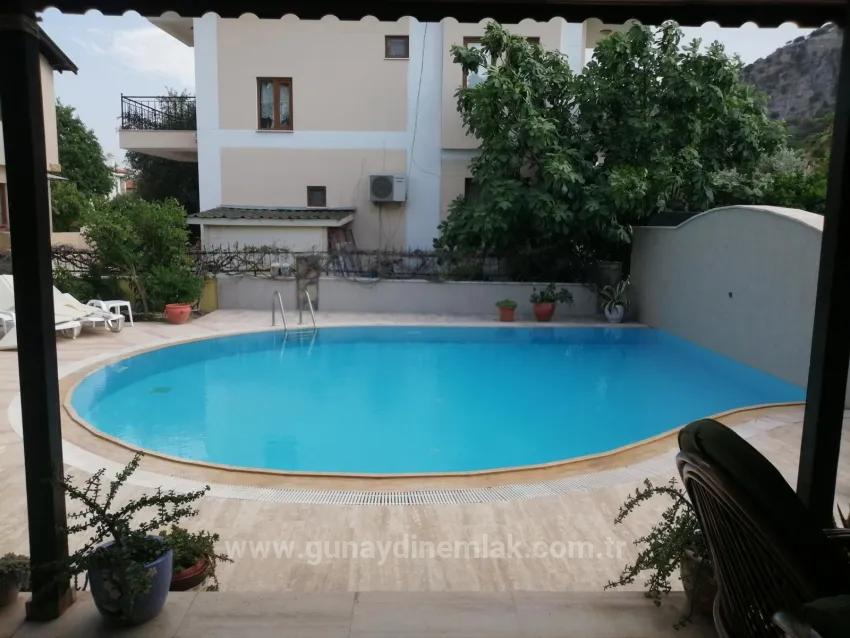 Dalyan Gülpınar Mah. Satılık Havuzlu 5+1 Tripleks Müstakil Villa