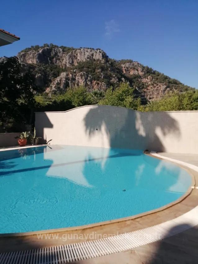 Dalyan Gülpınar Mah. Satılık Havuzlu 5+1 Tripleks Müstakil Villa